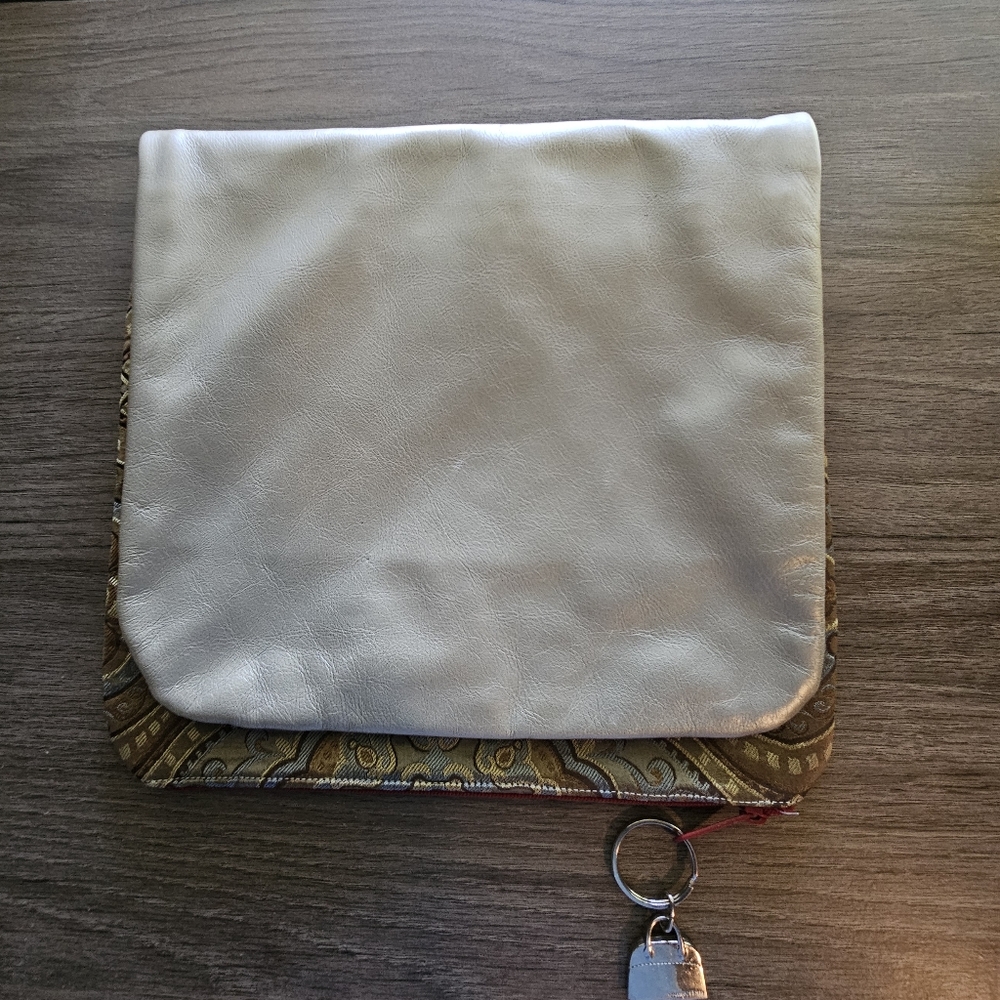 Elegant Gold and Gray Patterned Table Runner - Picture 2 of 2